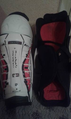 Щитки хоккейные Reebok