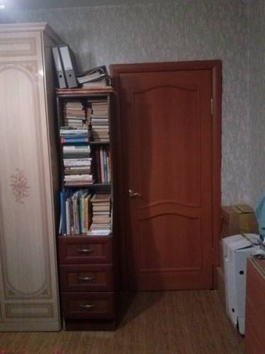 Продается шкаф книжный