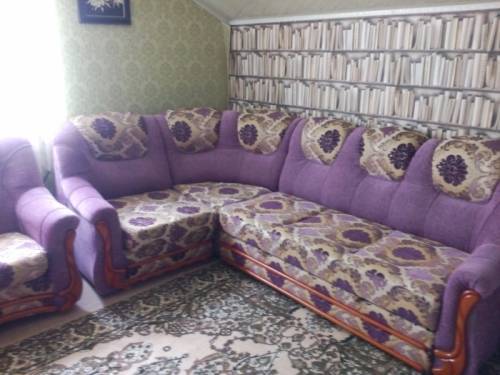 Диван угловой и кресло