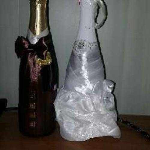 изготовление свадебных бутылок,бокалов,подушечек для колец и многое другое