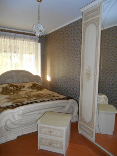 Продаю   спальный гарнитур.