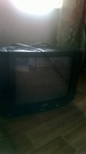 Продам телевизор erisson.