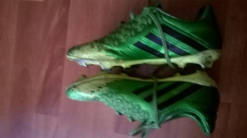 Футбольные бутсы adidas