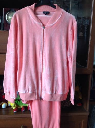 костюм велюровый  б/у  Eskada sport , XL,  Португалия , цвет абрикос