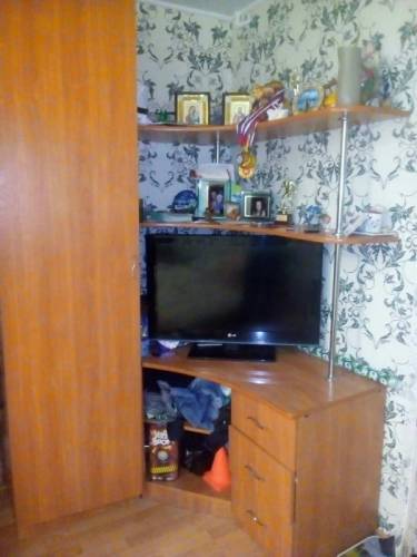Продам угловой шкаф