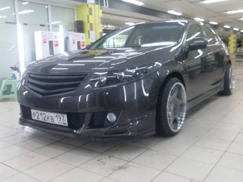 Предлогаю не дорогую полеровку и химчистку авто