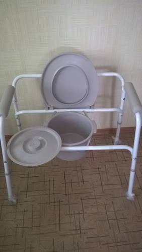 санитарный стул новый 