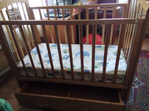 продам детскую кроватку