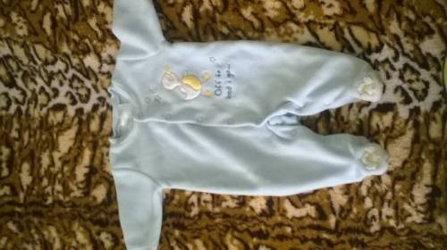 продам комбинезоны красивые