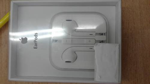 Продаю наушники Earpods 