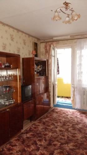Продаю трехкомнатную квартиру улучшенной планировки
