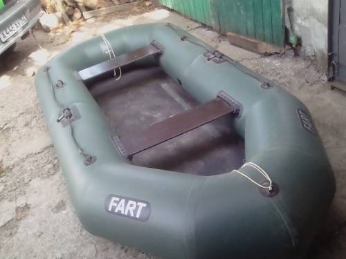 Продам резиновую лодку