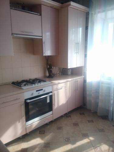 Продам квартиру с ремонтом и кухонной гарнитурой
