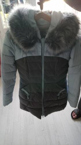 Продам зимнюю куртку размер 46