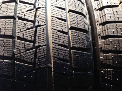 новая зимняя резина комплект 4шт bridgstone blizak revo gz  215/60R17