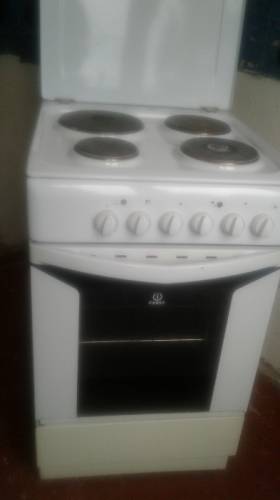 Продам электропечь “Indesit“.