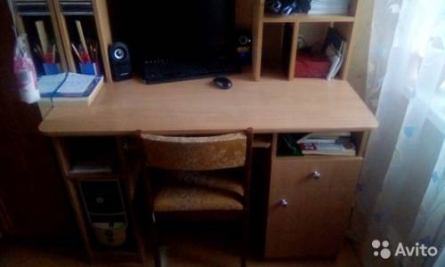 Продам компьютерный стол