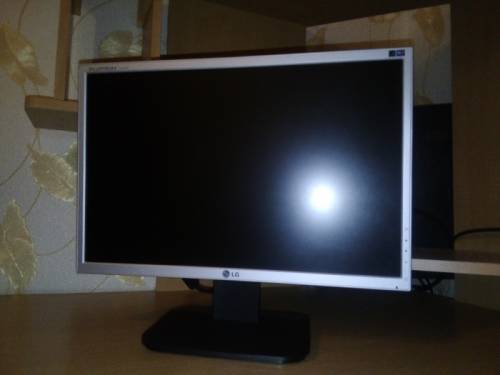 LG Flatron L192WS монитор