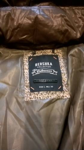 зимнмй пуховик фирмы bershka 44/46