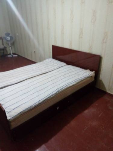 Продам срочно двуспальную кровать