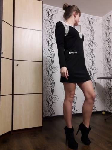 Платье с бусинами