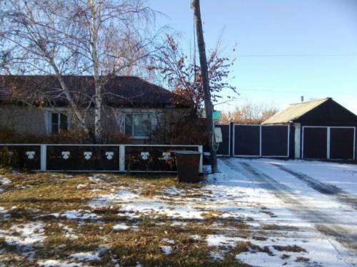Продам благоустроеную квартиру в двухквартирном доме