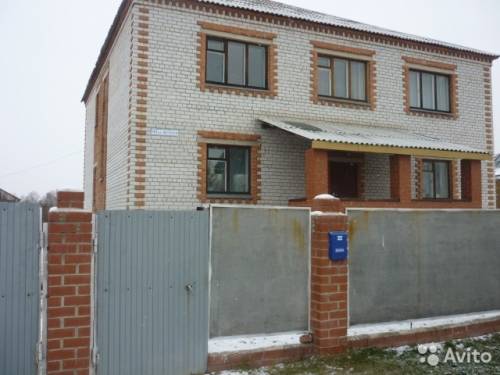 Продаю двухэтажный кирпичный коттедж