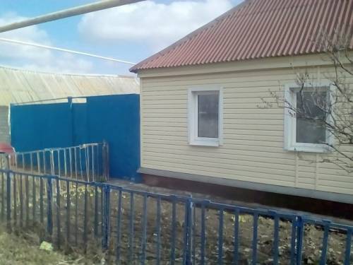 Продам деревянный дом, обшит сайдингом, кровля новая.