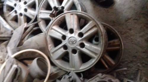Продам оригинальные диски тойота 15r
