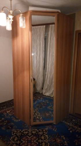 Шкаф угловой с зеркалом