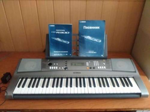 синтезатор yamaha R-300