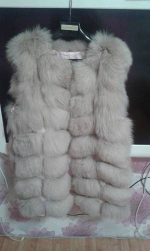 Жилетка из песца размер s-m.  6000р.  Срочно