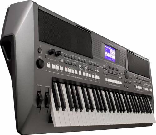 Yamaha PSR S670 