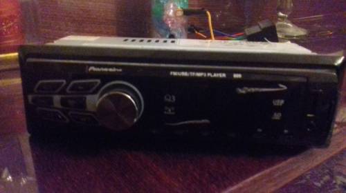 продаю  автомобильную магнитолу  pioneer  809   fm/usb/tf/mp3/aux/