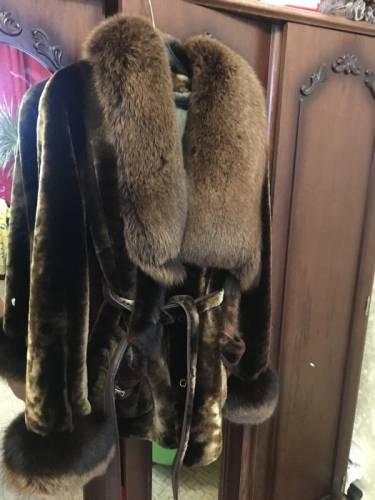 Продам шубу, мех мутон.