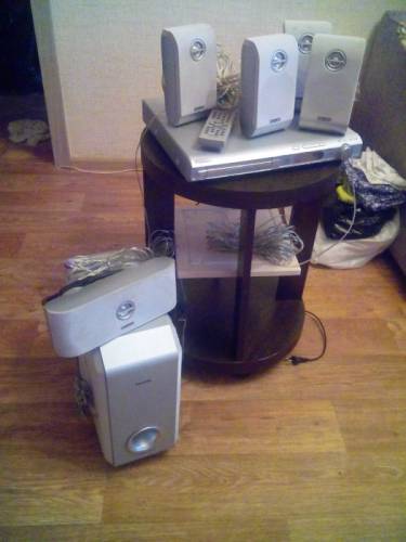 Продаётся музыкальный центр,домашний кинотеатр Philips