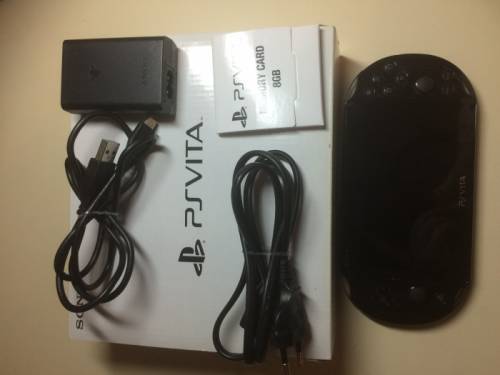 Продам игровую консоль PSVITA