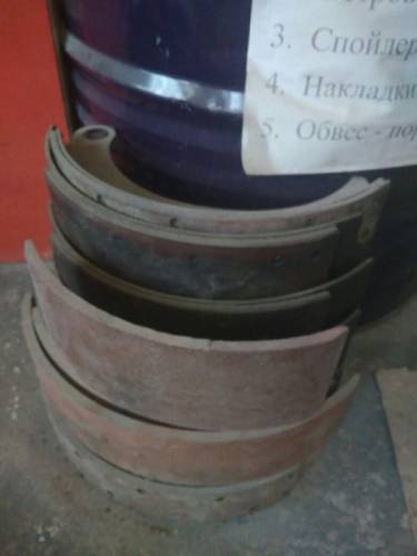 продается тормозные колодки