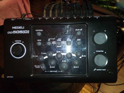 Породам электронную ударную установку Medeli DD 505 