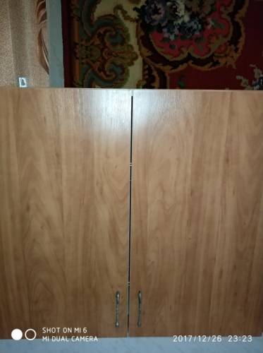 Продам недорого  шкаф и тумбу