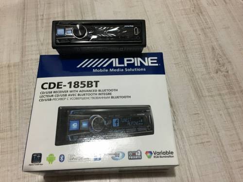 Продам новую автомагнитолу Alpine CDE-185BT  