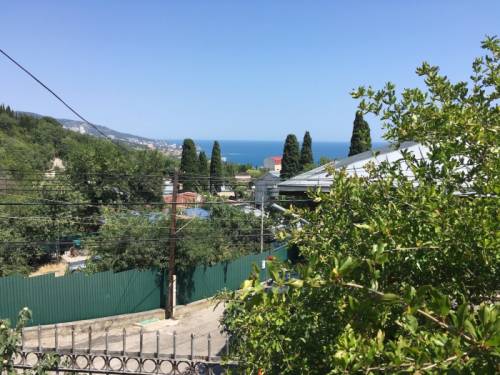 Срочно! Продам дом 80кв.м. в Крыму Большая Ялта  Алупка