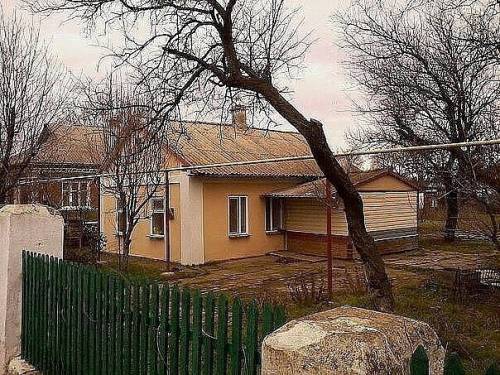 Срочно! Продам дом в Крыму  пгт.Октябрьское в 40км.от Симферополя