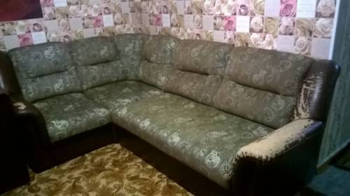 угловой диван и кресло
