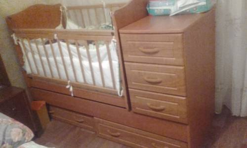 Продам кроватку трансформер с маятником
