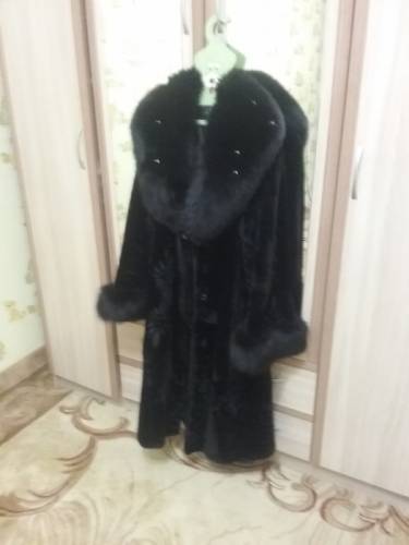 Продам шубу мутон с мехом 