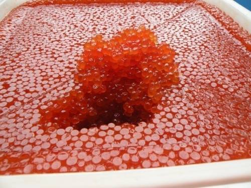  Икра красная с Камчатки вкусная, сухая, “живая“