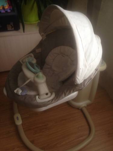 Продам успокаивающий центр graco
