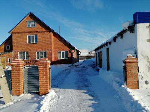 Продам двухэтажный кирпичный дом в Салаире
