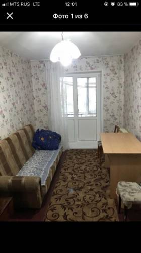 Продам комнату в трехкомнатной квартире